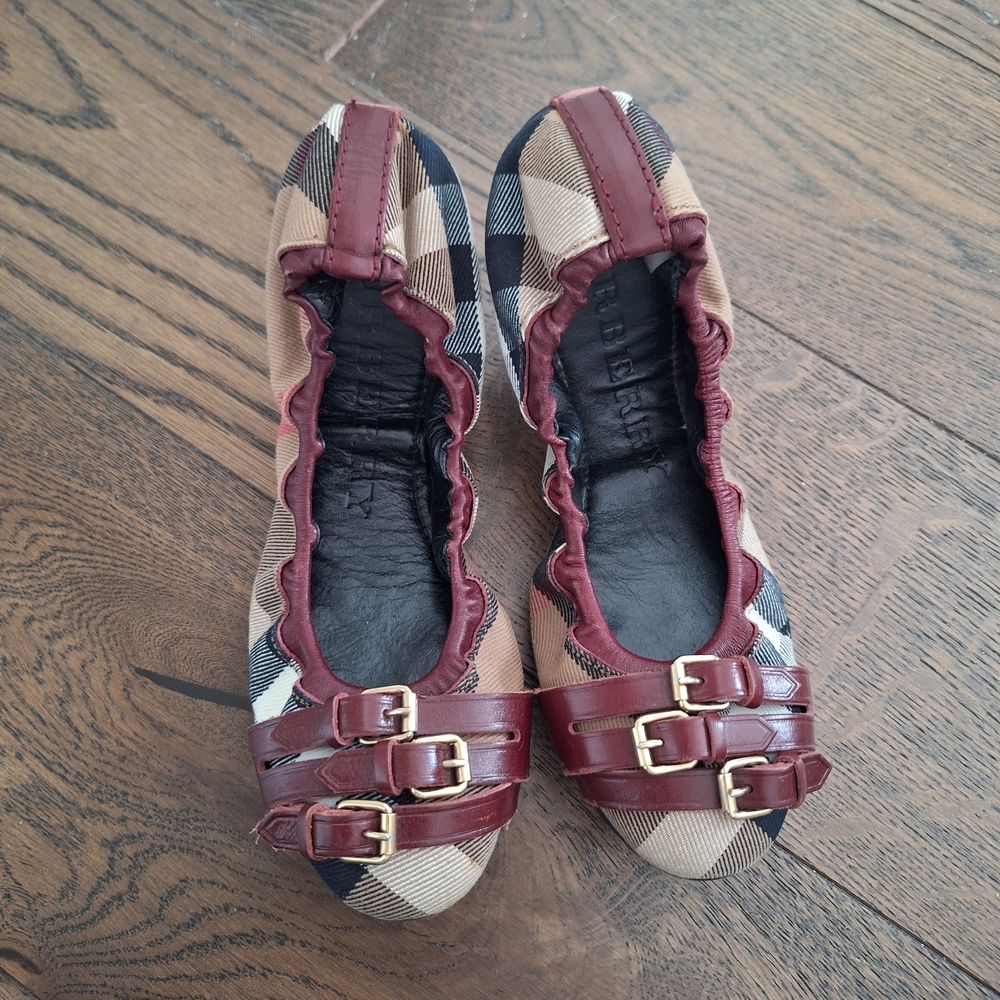 Burberry Women's Checkered Flats with Burgundy Straps